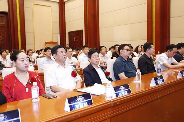 嘉宾合影 (3).jpg 嘉宾合影 (3).jpg