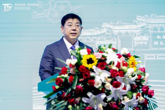点击看大图 汾酒集团党委书记、董事长,汾酒股份公司党委书记、董事长袁清茂