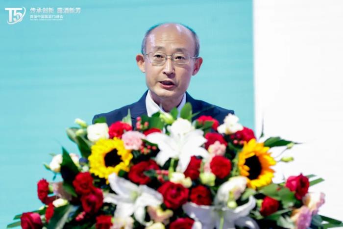 点击看大图 中国酒业协会副秘书长兼露酒分会秘书长杜小威
