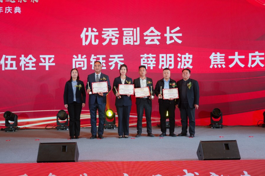 图片21.jpg 图片21.jpg